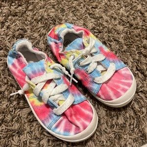 Super cute practical and comfy, tie-dye size 11 toddler shoes